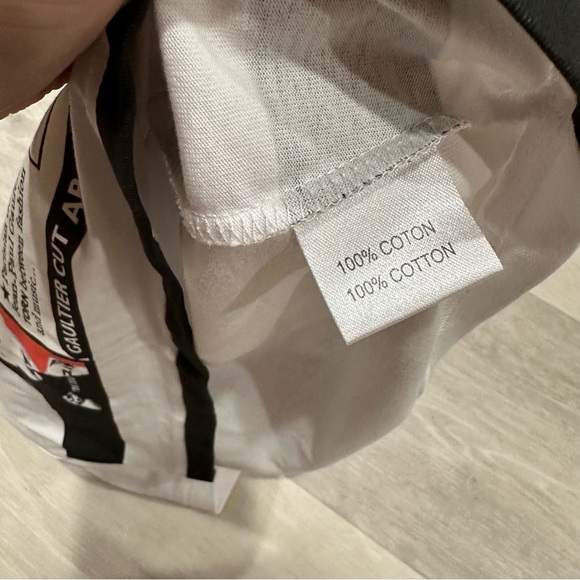 Exclusive Jean Paul Gaultier Designer Tshirt. - Picture 10 of 12